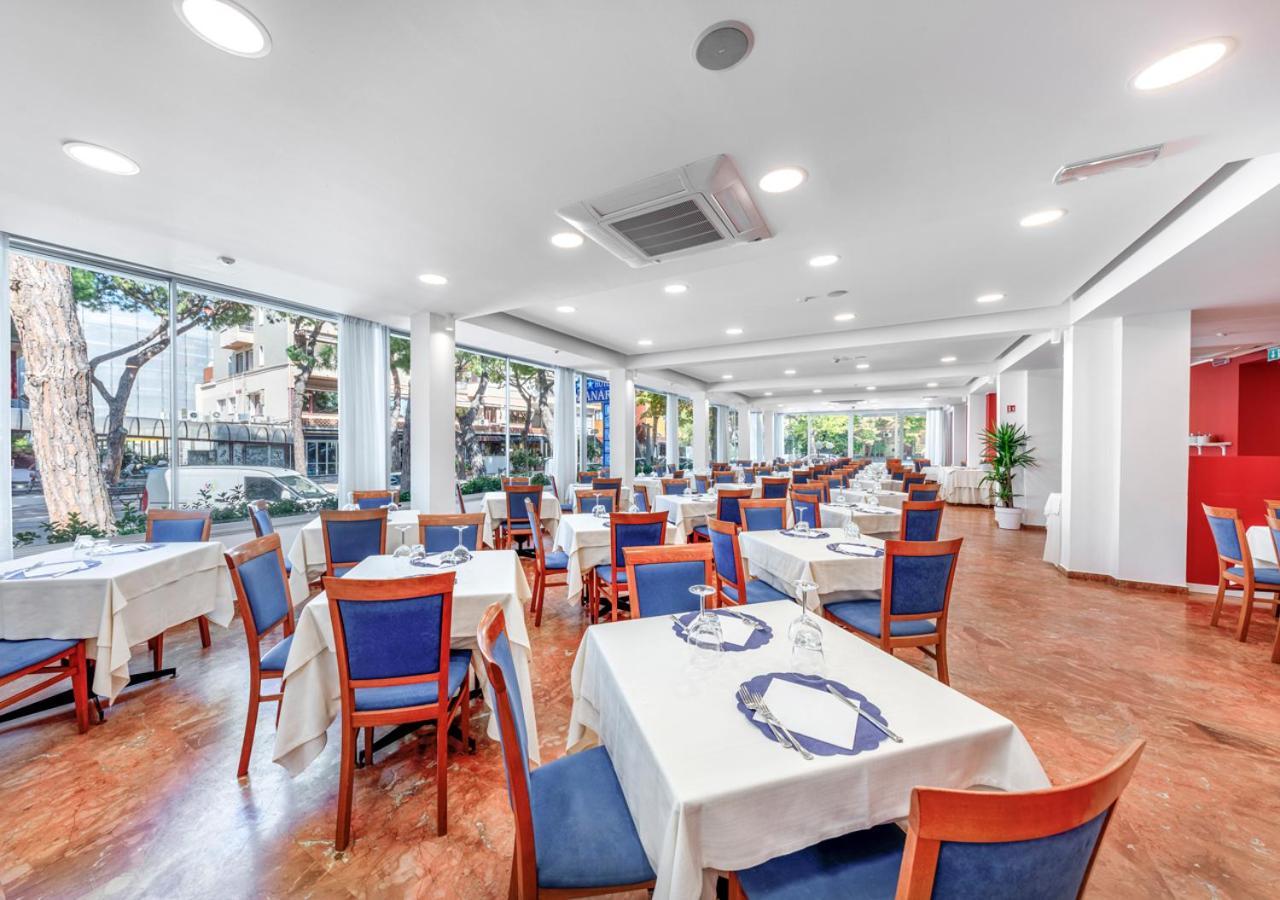 Hotel Zanarini In Centro A Riccione Kültér fotó