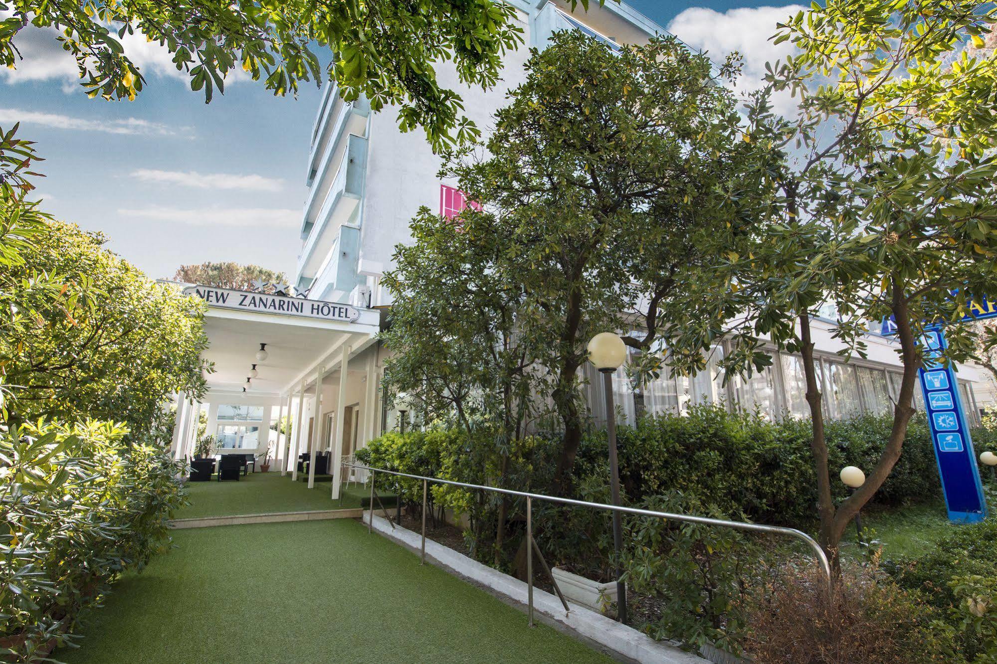 Hotel Zanarini In Centro A Riccione Kültér fotó